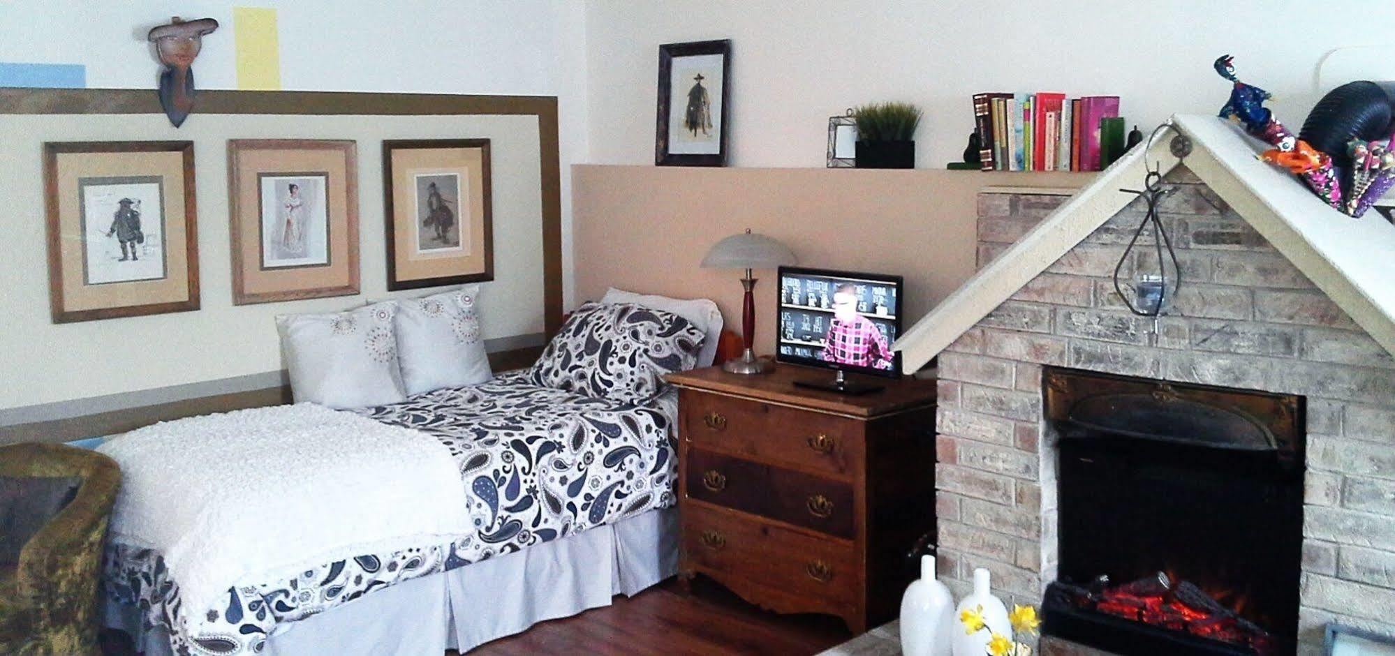 Opus 74 Bed & Breakfast Stratford Exterior photo